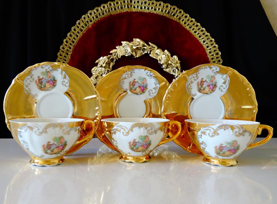 Чаша с чиния баварски порцелан, злато, картина на Фрагонар.