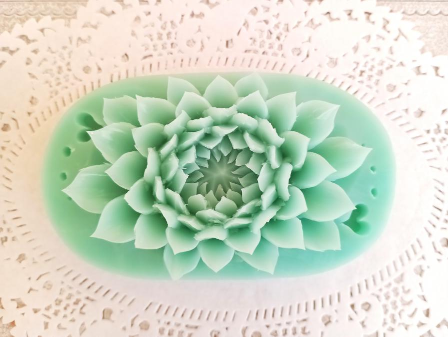 Карвинг сапун лотос тюркоаз, ръчна изработка