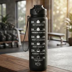 Черна мотивираща бутилка за вода 1L с почасова скала  пий вода наврем