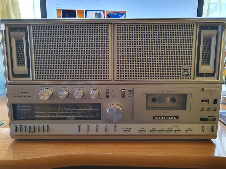 Grundig RR 3000 Boombox Cassette Stereo Radio Recorder 1982 Vintage
