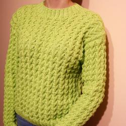Ръчно плетен дамски пуловер