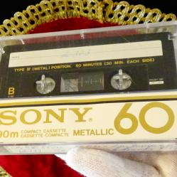 Sony Metallic аудиокасета с Елтън Джон.