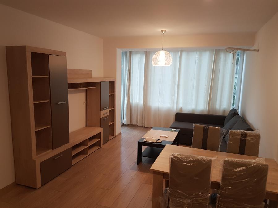 До Южния парк, Мол Парк Център и метростанция Европейски съюз