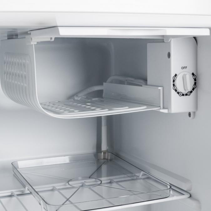 Компактен мини хладилник 45L  тих 40 dB, икономичен, с регулируема