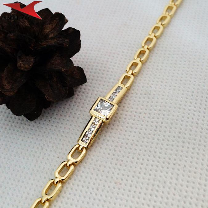 Гривна с 14К златно покритие и с цирконий