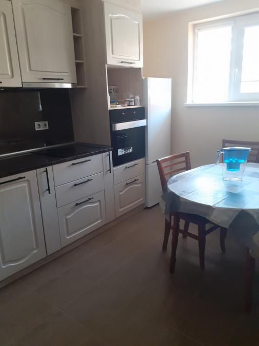 Давам под наем двустаен апартамент в кв. Горна Баня