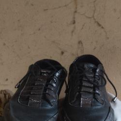 Дамски обувки за бягане