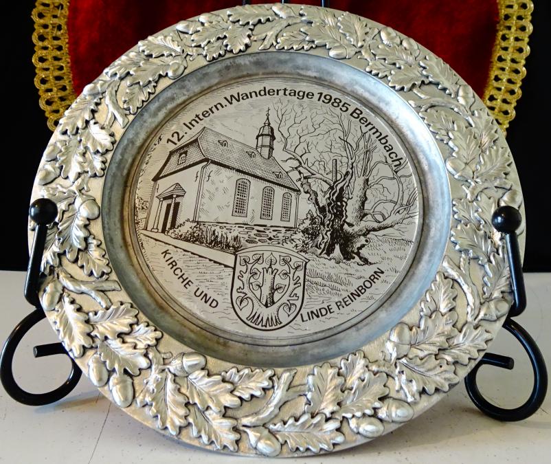 Калаена чиния, църква, жълъди, калаена сватба.