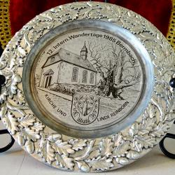 Калаена чиния, църква, жълъди, калаена сватба.