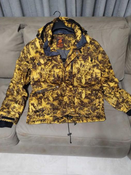 Продавам оригинално ски яке