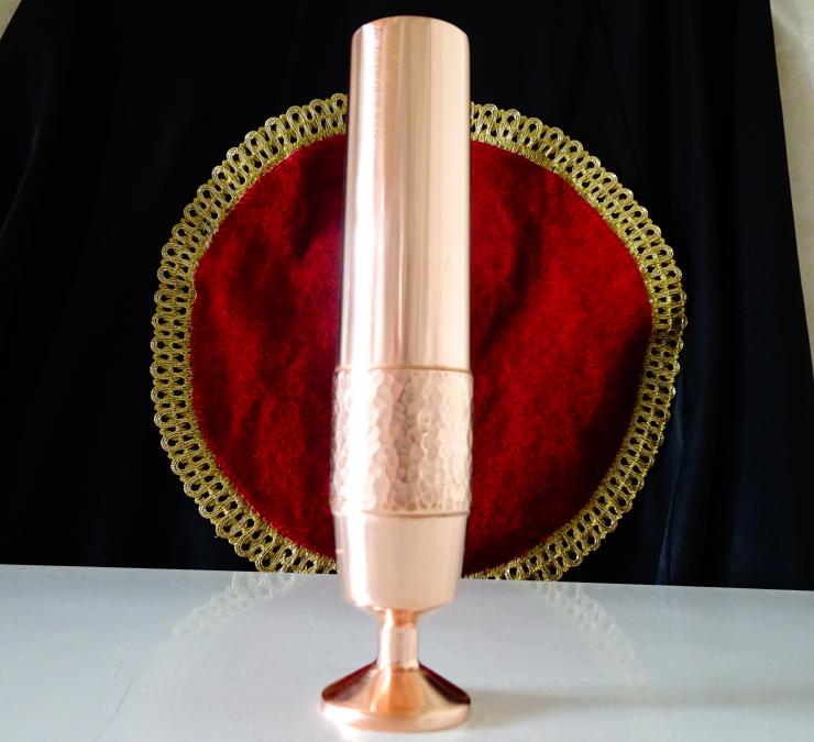 Меден свещник 740 гр., ваза чиста червена мед.