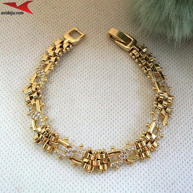 Гривна с 14К златно покритие и с цирконий