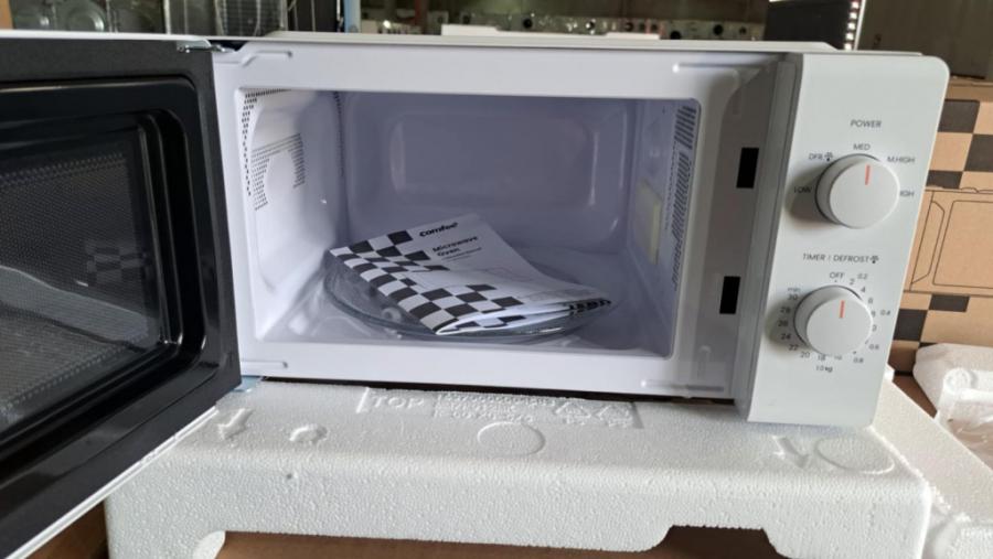 Компактна микровълнова фурна Comfee - 20 литра, 700w и 5 нива на мощно