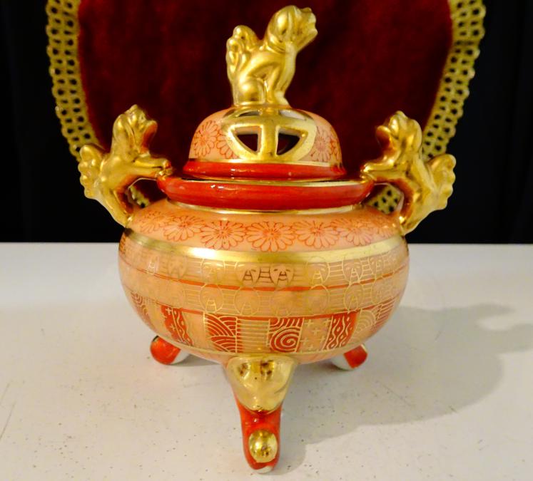 Японско порцеланово кадило, тамянник, злато.