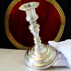 Едуардиански калаен свещник 520 гр.