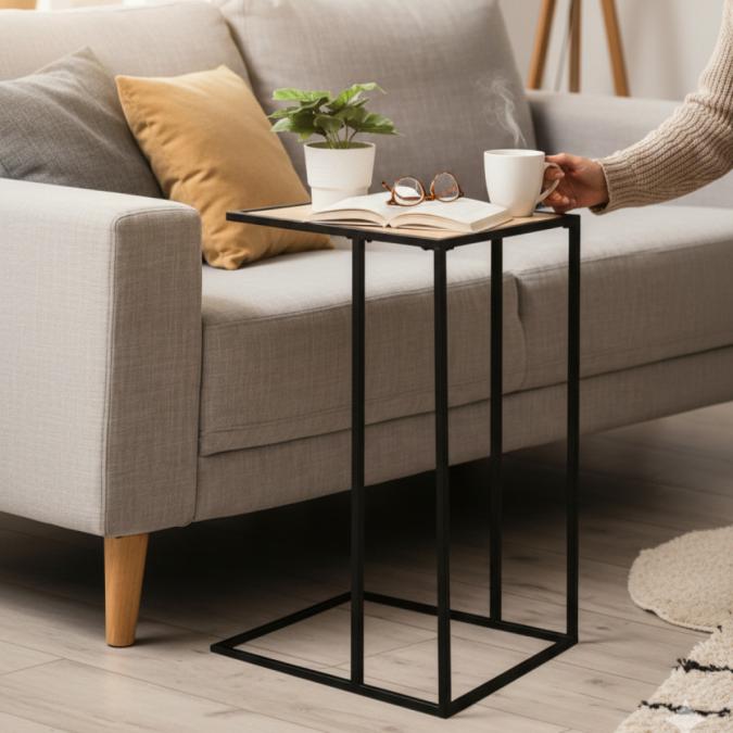 Компактна помощна масичка, която влиза под дивана  удобство на една р