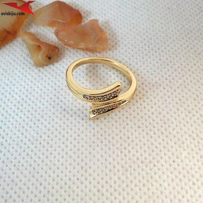 Пръстен с 14К златно покритие и с цирконий