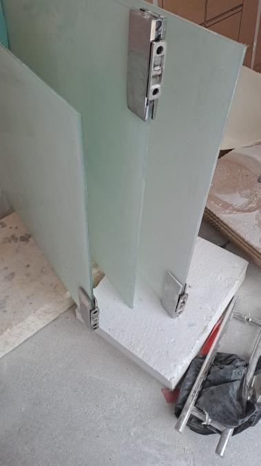 стъклените врати