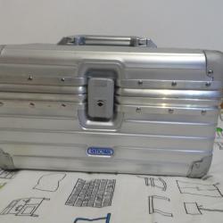 Алуминиево куфарче Rimowa