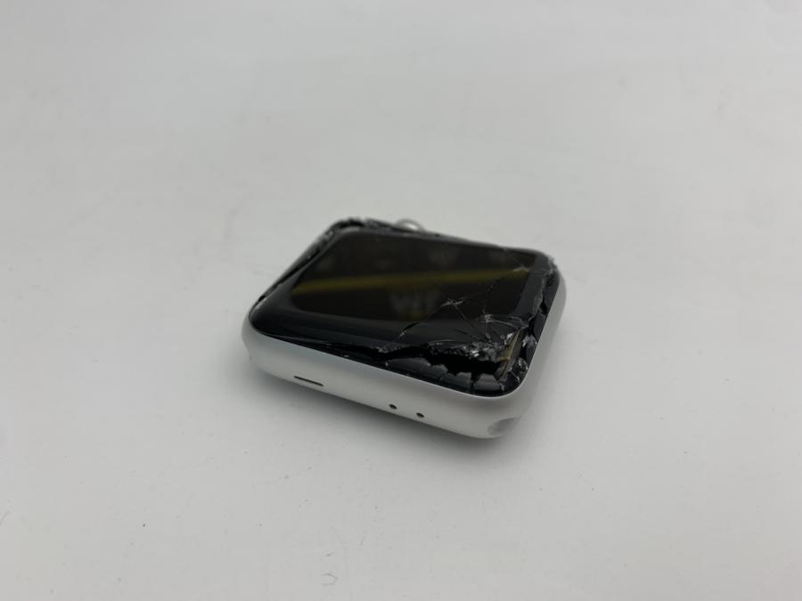 Mlgroup предлага смяна дисплей на Apple Watch
