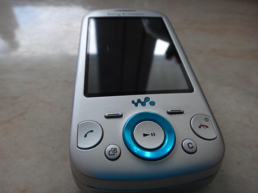 Sony-ericsson Zylo W20i