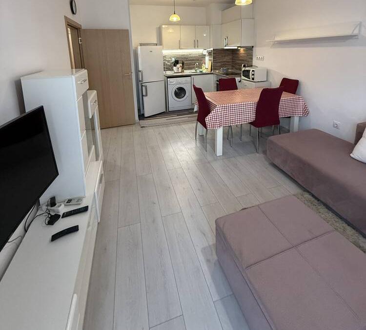 2-комн квартира на 2-й линии в Бризе, Варна