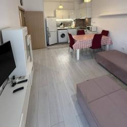 2-комн квартира на 2-й линии в Бризе, Варна