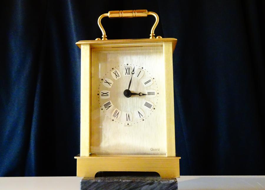 Настолен месингов часовник, Западна Германия.