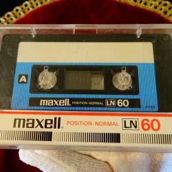 Maxell Ln60 аудиокасета с диско музика.