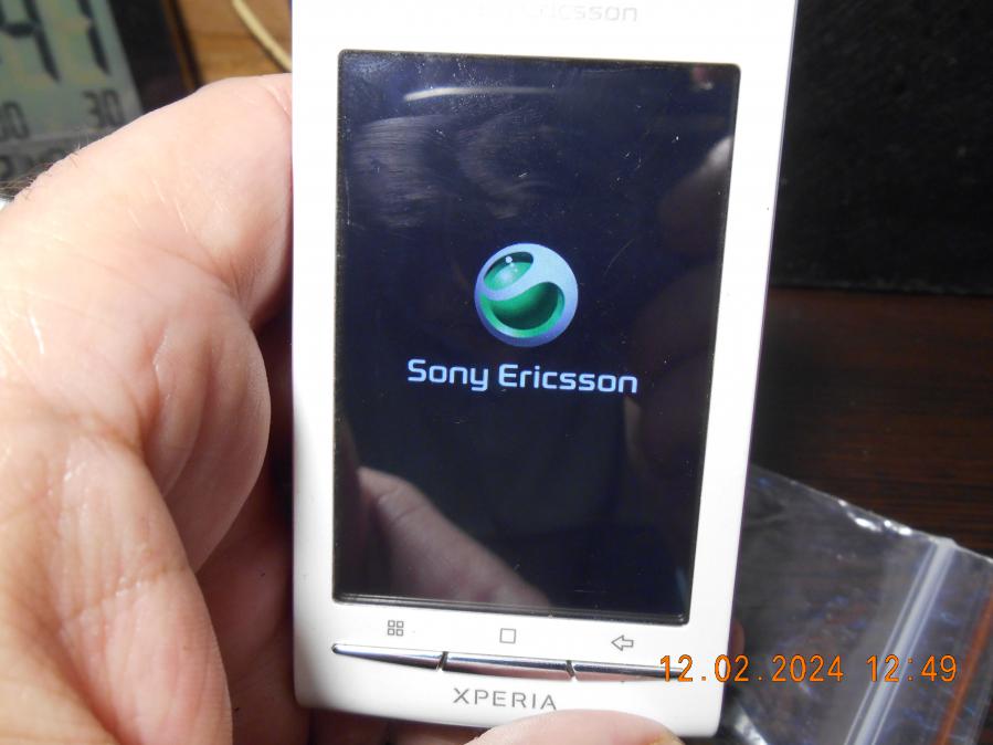 Sony Ericsson Xperia X8 E15i - vintage 2010
