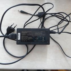 Адаптери 12V 2A 6-бр.