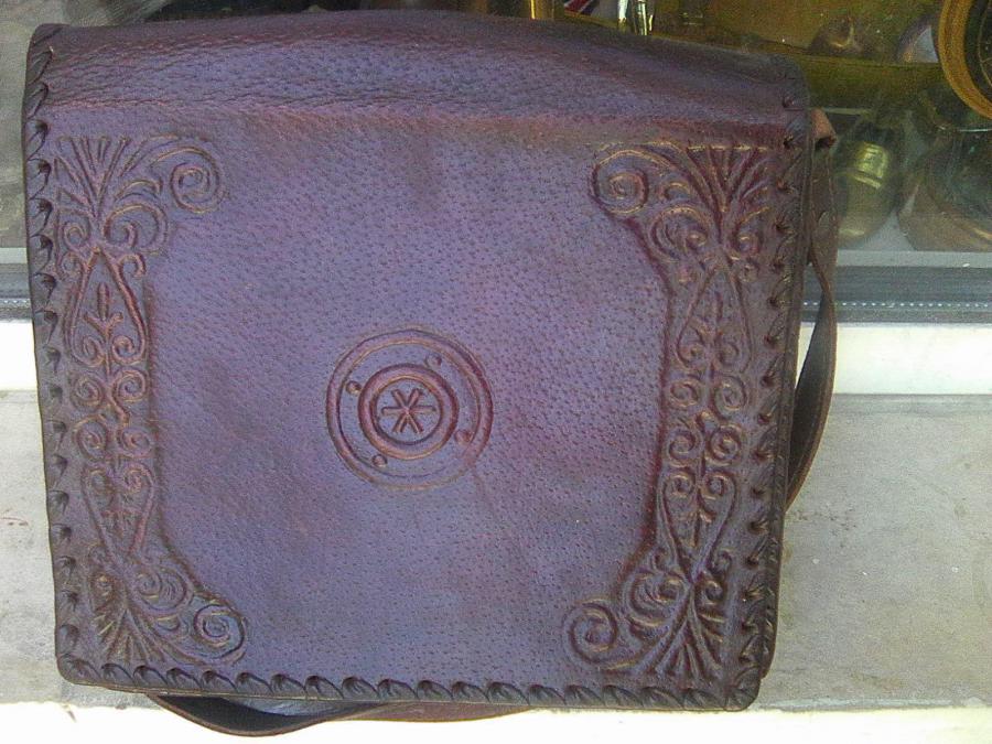 Дамска чанта от естественна кожа тъмно кафява