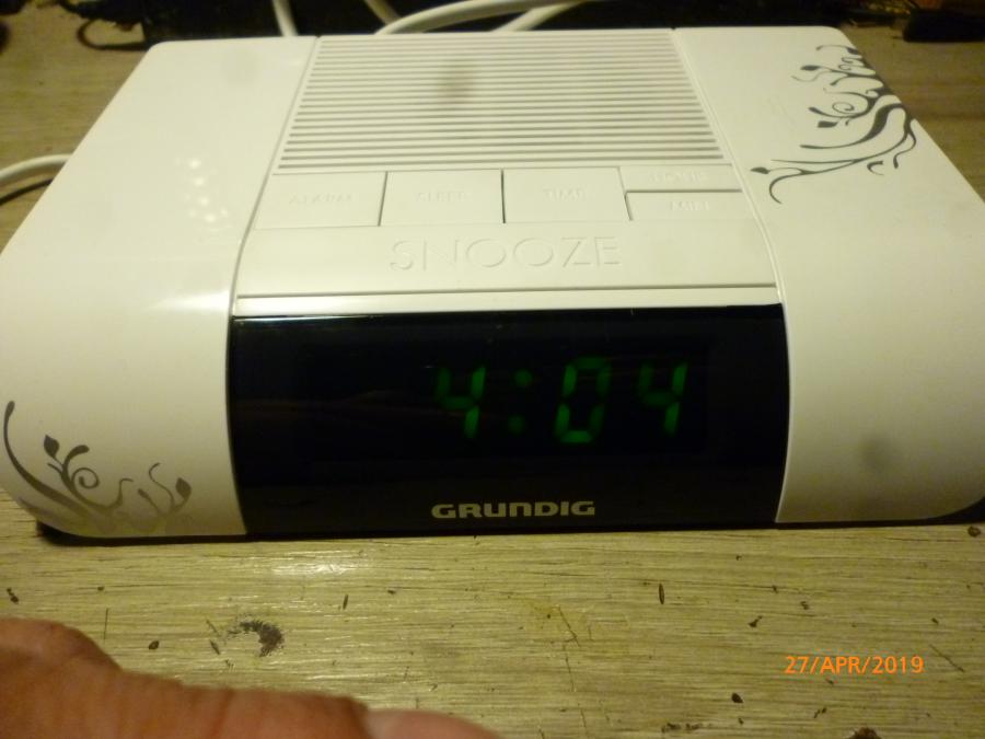 Grundig KSC 30 White - radio clock alarm