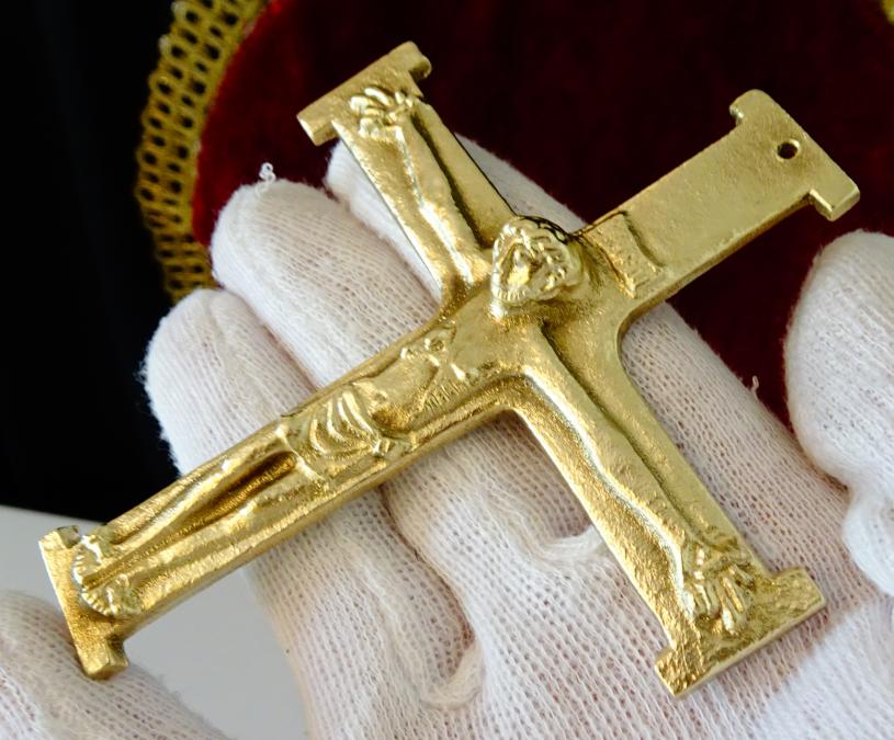 Бронзово разпятие, кръст за Кръщене, Свето Причастие.