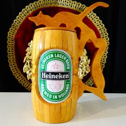Дървена халба с капак Heineken.