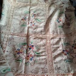 Покривка ръчно изработена 164 125 см