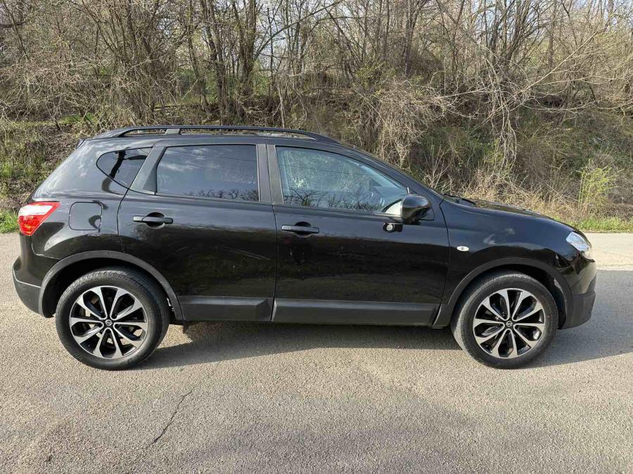 Nissan Qashqai, 2014г., 209000 км, 6300 €