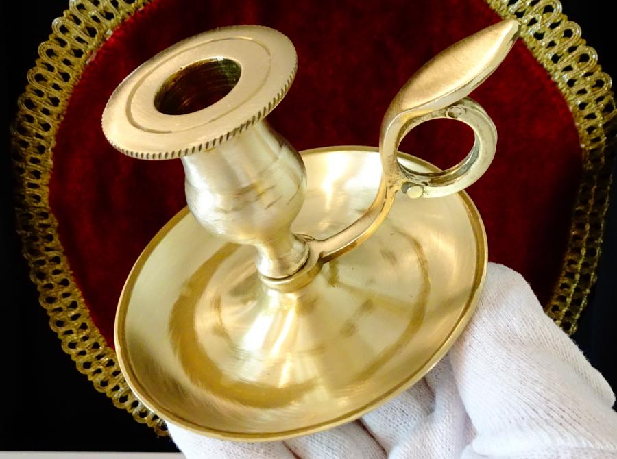 Бронзов свещник с дръжка 320 гр.