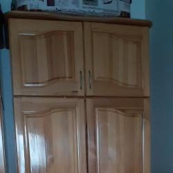 Продавам спешно Двукрилен гардероб  надстройка - дъб -ш. 90 д. 55 в. 1..