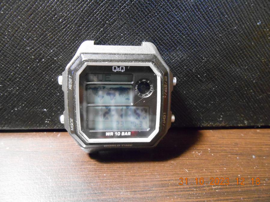 Q&Q World Time - M196j001y