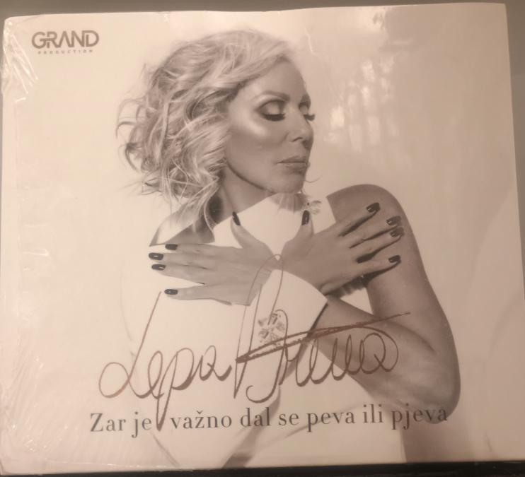 Lepa Brena - Zar je vazno da l se peva ili pjeva