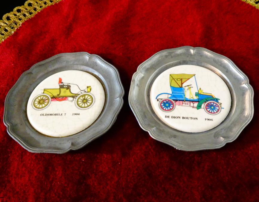 Калаена чиния, пано с ретро автомобил от 1904 г.