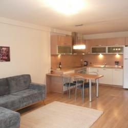 Ул. Шумен, близо до бул. Ген Столетов и ул. Охрид, с гараж и паркомяст..