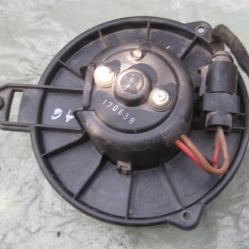 Моторче парно 0130111202 Bosch 4b1820021 Audi A6 C5 2.5 TDI 1997 -