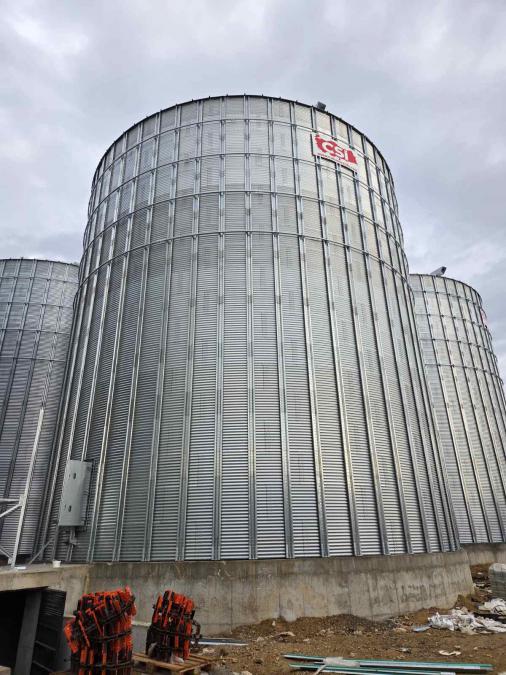 Доставка и монтаж на силози за съхранение на зърно