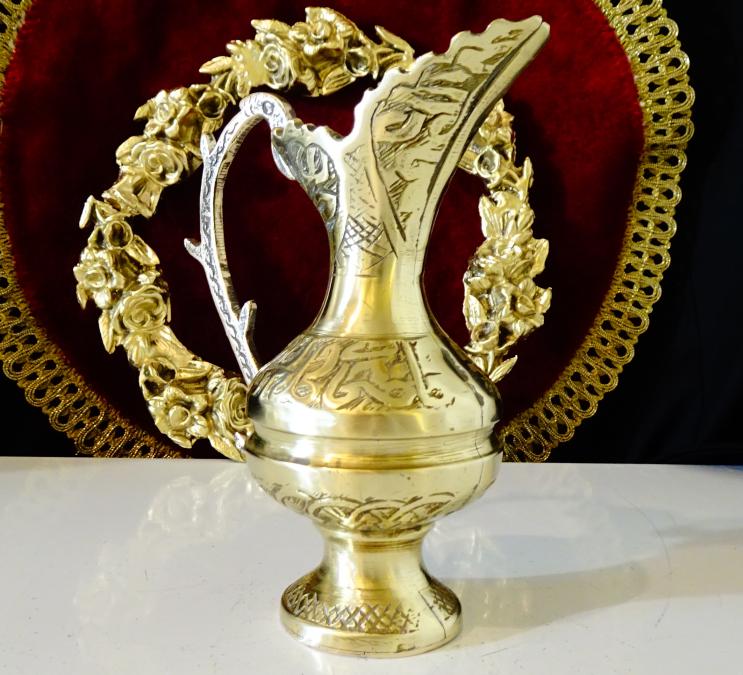 Персийска бронзова кана 320 гр., арабска калиграфия.