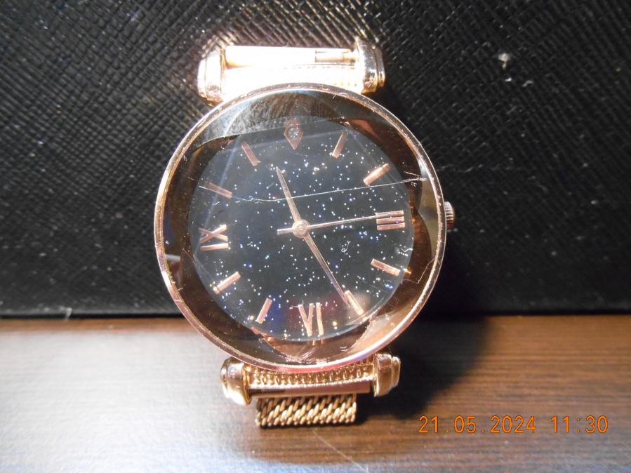 Watch for woman - rose gold plated color - нов часовник