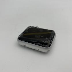 Mlgroup предлага смяна на счупено стъкло на Apple Watch