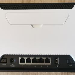Рутер Mikrotik Chateau Lte12, 2-лентов, Бял, SIM карта