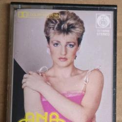 Ana Bekuta 1985